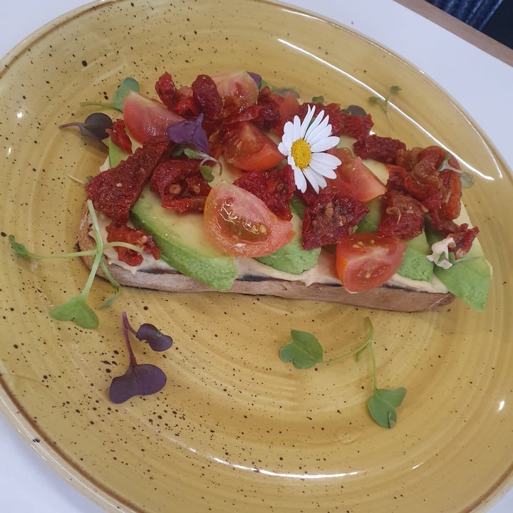review photo of Sweetbeet Fully Loaded Toast Without Feta shared by @chrisvegan28 on 05 Oct 2021 - review