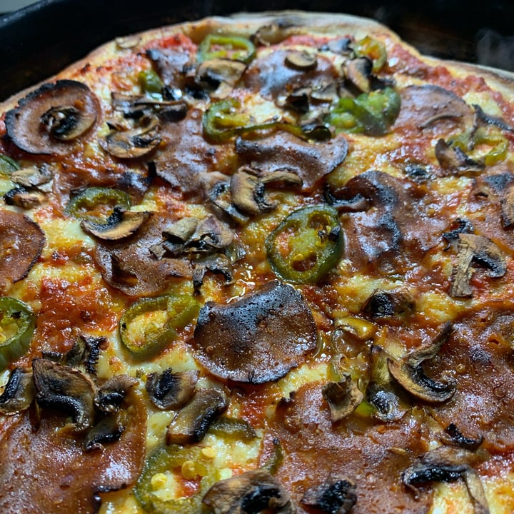 photo of Crisana Plant Based (Delivery y Take Away) Pizza pepperoni shared by @lacarbia on  20 Jul 2022 - review