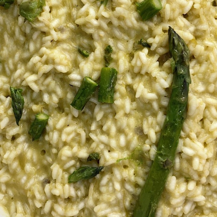 review photo of Il Melograno Pasta Fresca e Gastronomia Asparagus Risotto shared by @veganlove96 on 02 Jun 2022 - review