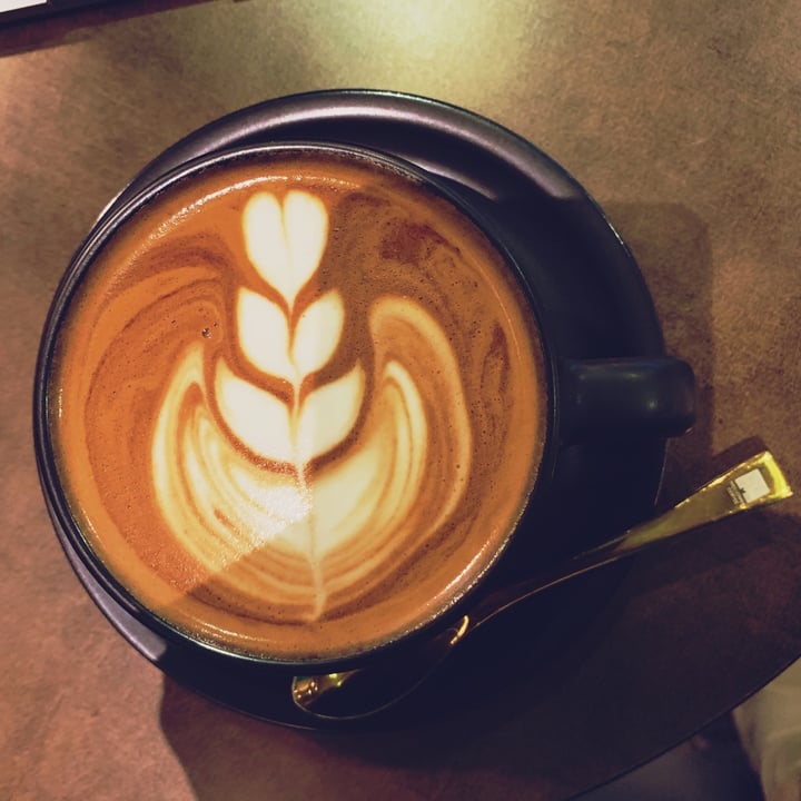 review photo of Mellower Coffee Singapore Caffe Mocha (Veganized) shared by @lasithalokuge on 09 Feb 2020 - review