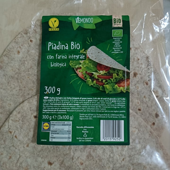 photo of Vemondo  Piadina bio con farina integrale biologica shared by @irewillard on  05 Nov 2022 - review