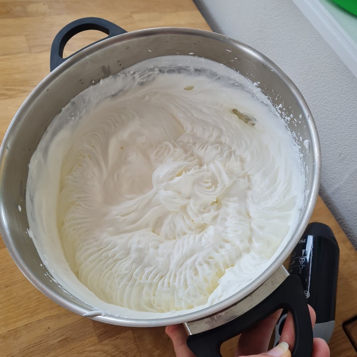 review photo of ODDLY GOOD Easy whipping shared by @paiahkunn on 18 Jun 2022 - review
