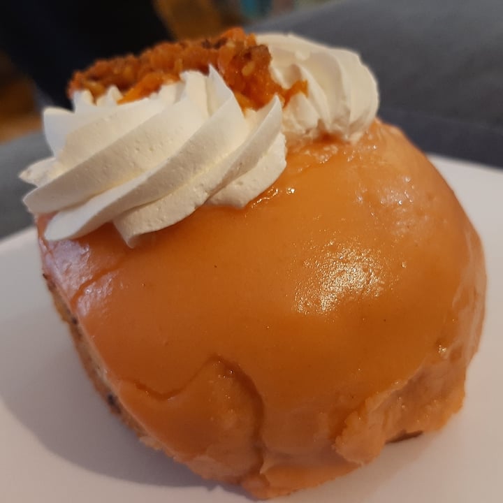 photo of Delish Vegan Doughnuts Carrot Cake shared by @madridvegano on  20 Nov 2020 - review
