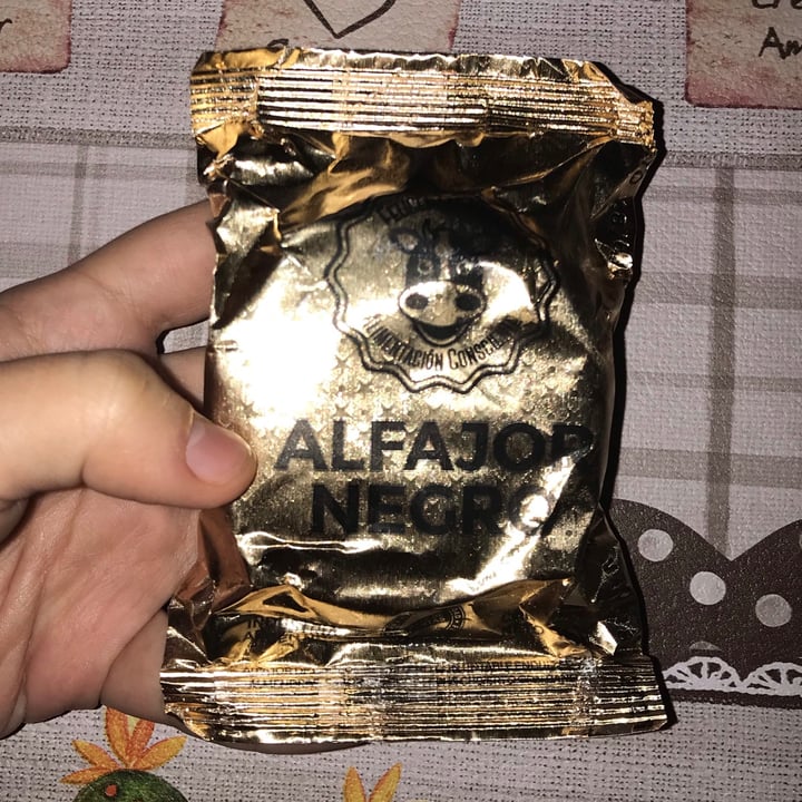 review photo of Felices Las Vacas Alfajor Negro shared by @katmazzello on 26 May 2021 - review