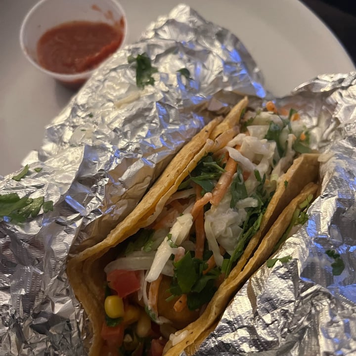 photo of Más Veggies Vegan Taqueria Crispy Baja Fish Taco shared by @vegancheese on  02 Nov 2021 - review