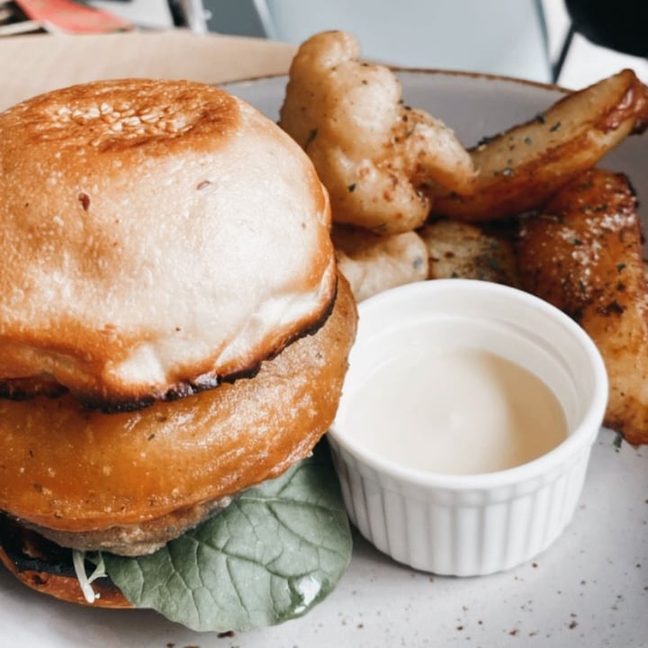 photo of Real Food Portobello Burger shared by @dumdummbo on  15 Dec 2021 - review