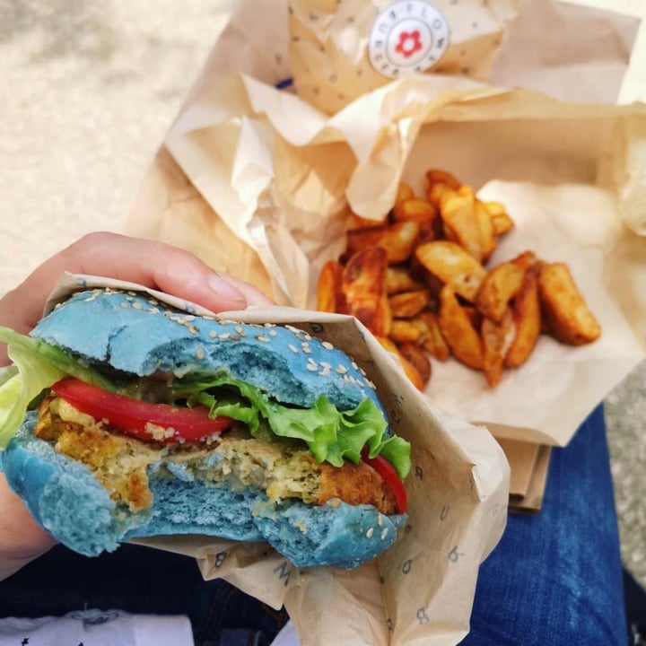 photo of Flower Burger Ocean Burger shared by @floryhollyvegan on  11 May 2021 - review