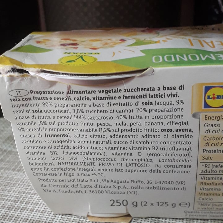 photo of Vemondo Yougurt Soyo Frutta E Cereali (Fruit & Cereals) shared by @lagio on  28 May 2022 - review