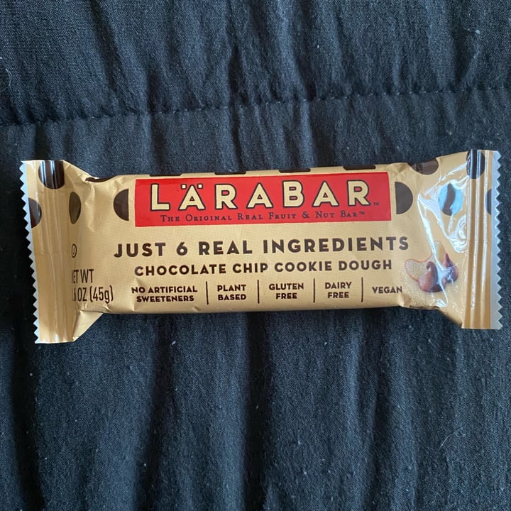 photo of Larabar Chocolate Chip Cookie Dough shared by @emycaldeira on  10 May 2022 - review