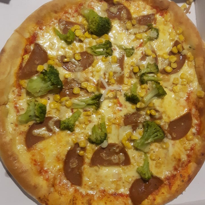 photo of Urban Pizza Pizza No-Meat Salami Big shared by @mischidream on  20 Sep 2020 - review