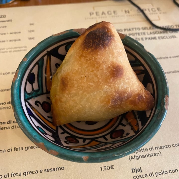 photo of Peace ‘N’ Spice Samosa Di Verdure shared by @veganfuorisede on  14 Apr 2022 - review