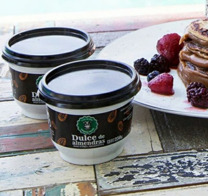 review photo of Felices Las Vacas Untable de Almendras sabor Dulce de Leche shared by @tiarasv on 21 Apr 2020 - review