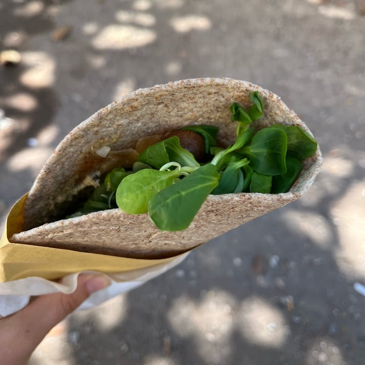 photo of Vegan come koala Piadina con Wurstel Di Seitan Affumicato shared by @thevisio on  17 Aug 2022 - review