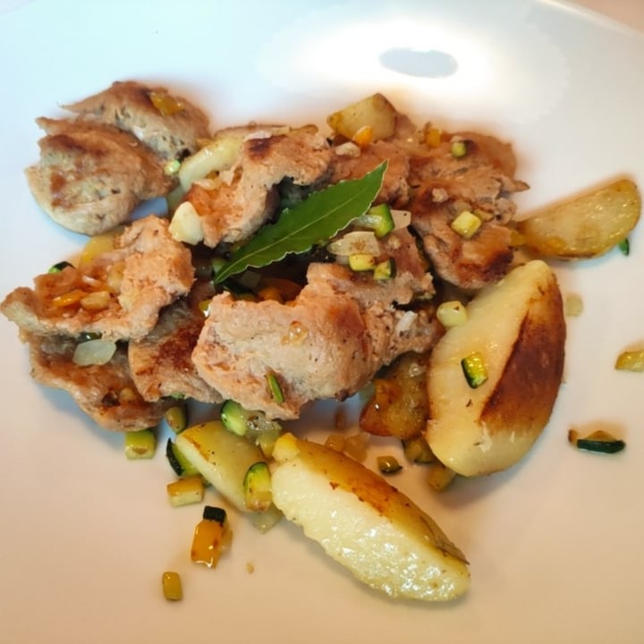 photo of Hotel Drei Birken bocconcini di soia con patate e zucchine shared by @ambras on  21 Aug 2022 - review