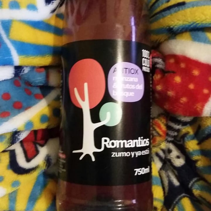 photo of Romantics Zumo de manzana y frutos del bosque shared by @bigvegantheory on  21 Oct 2020 - review