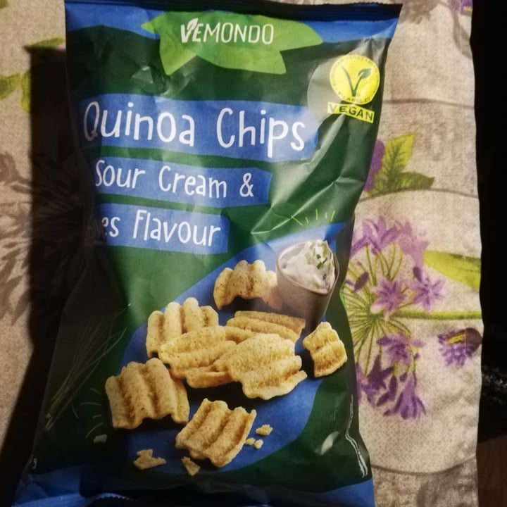 photo of Vemondo Quinoa Chips Sour Cream & Chives Flavour shared by @progettocuoriliberi on  30 Dec 2021 - review