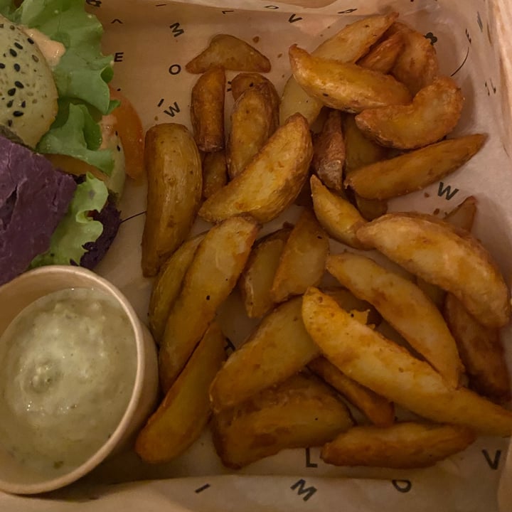photo of Flower Burger Patate Savory shared by @saraschiav1 on  15 Apr 2022 - review