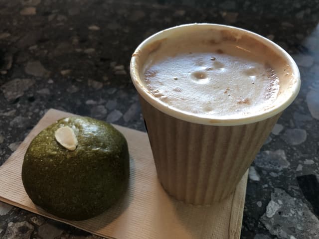 Photo of the dish “green tea bun”