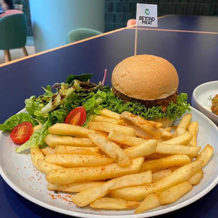 photo of Green Common Singapore Rendang Burger shared by @wathoney on  27 Mar 2021 - review
