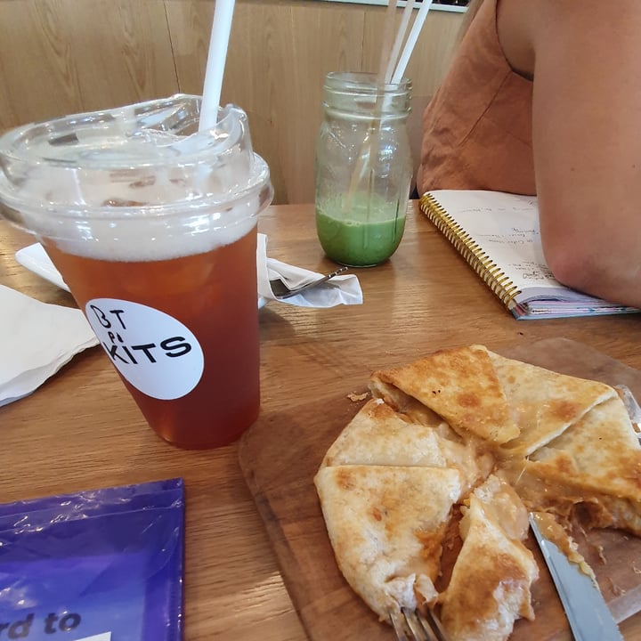 KITS Cafe & Eyewear Kitsilano, Vancouver, Canada Iced Peach Black Tea