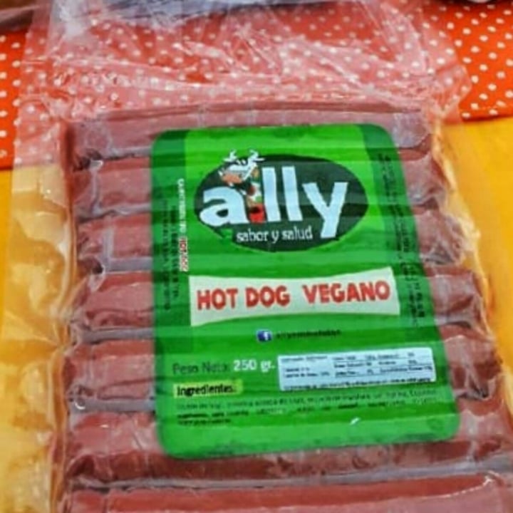 photo of Ally embutidos Hot Dog Vegano shared by @sebacelta on  24 Mar 2021 - review