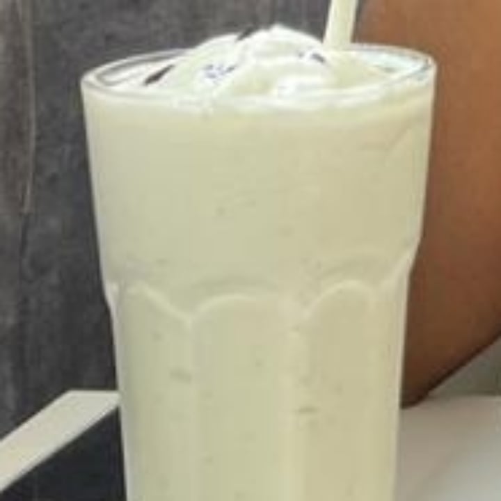 photo of Minf Houze Vegan Cafe Avocado Milkshake shared by @dhanhyaa on  01 Sep 2021 - review