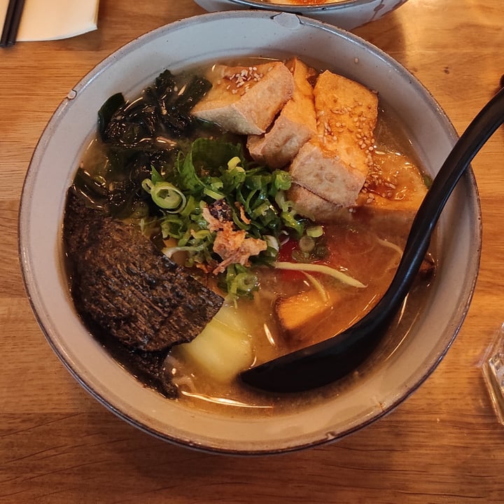 photo of Takumi Ramen Kitchen Milano Veggie Tofu Miso Ramen shared by @michela06 on  12 Nov 2022 - review