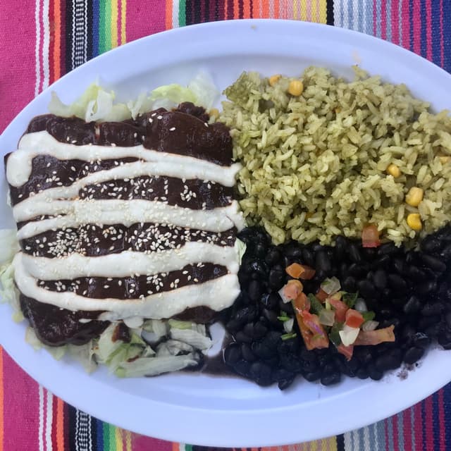 菜肴“Enchiladas de Mole”的照片