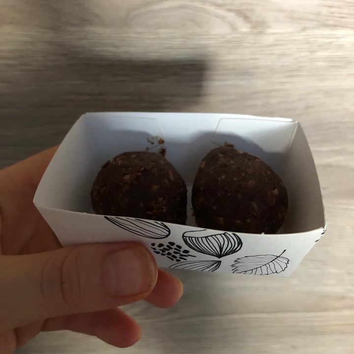 photo of Deliciously Ella Nut Butter Balls - Hazelnut shared by @alienwa on  25 Jun 2020 - review
