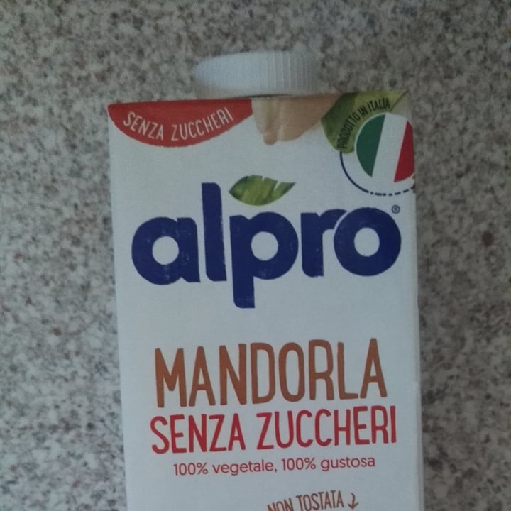 review photo of Alpro Mandorla Senza Zuccheri shared by @tulipanonano on 18 Mar 2022 - review