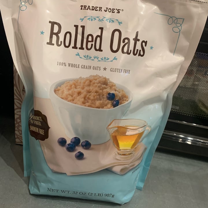 photo of Trader Joe's Rolled Oats shared by @nopehope on  09 Apr 2022 - review