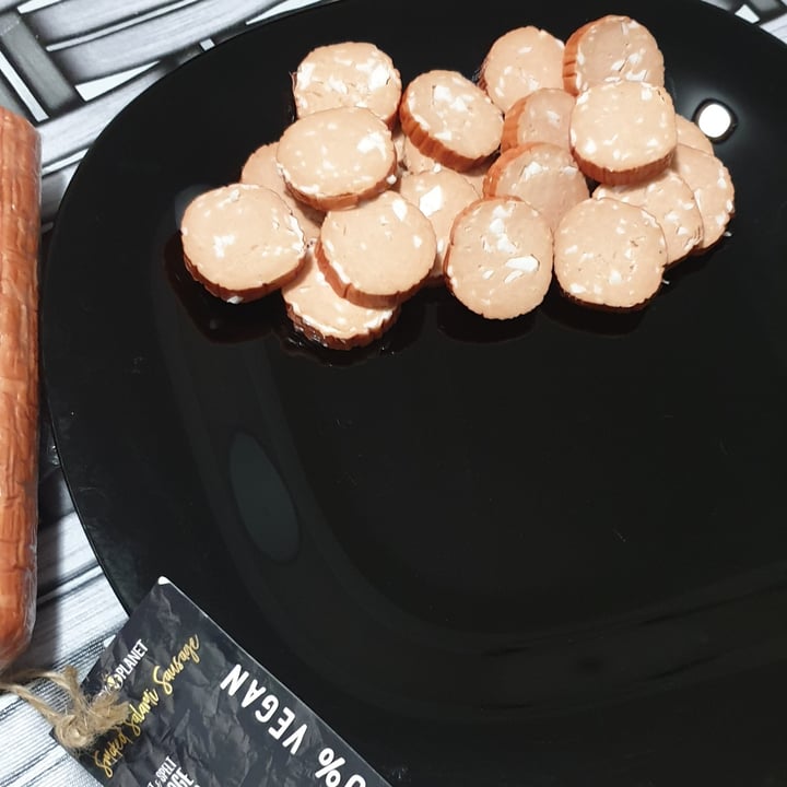 photo of Happy Planet Smoked Salami Sausage  shared by @gattopachanga1 on  25 Dec 2022 - review