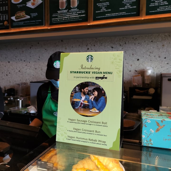 photo of Starbucks Vegan Hummus Kebab Wrap shared by @stevenneoh on  29 Jul 2022 - review