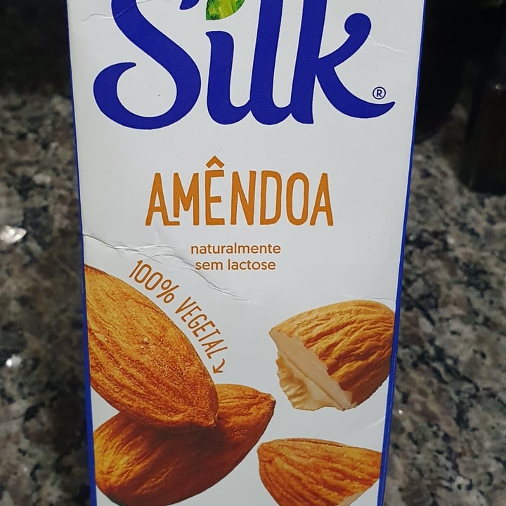 photo of Silk Alimento com amêndoa shared by @catiaamaral on  10 May 2022 - review