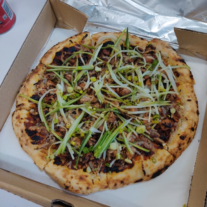 photo of Sunny Slices Peking Jackfruit Pizza shared by @hownowbrownkow on  30 Oct 2020 - review
