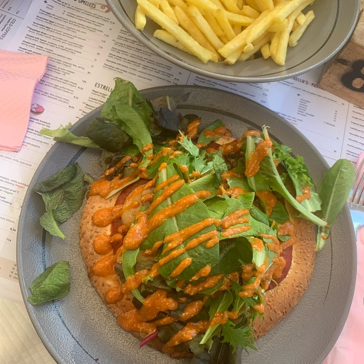 photo of Estrella @Pafos Flatbread shared by @joyamassaad on  11 Dec 2021 - review