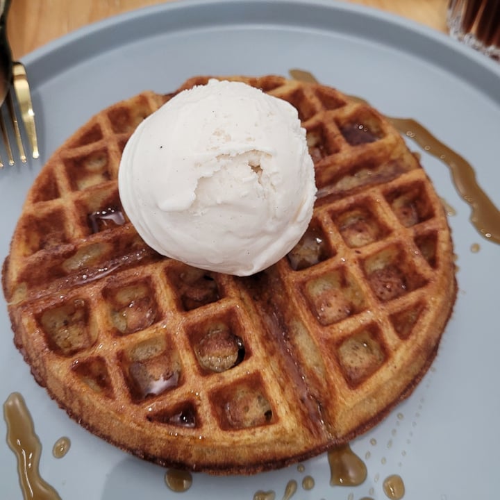 photo of Lilac Oak Waffles shared by @byobottlesg on  09 Jul 2022 - review