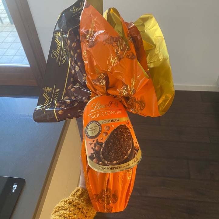 review photo of Lindt Uovo noccionoir shared by @abveg on 28 Apr 2022 - review