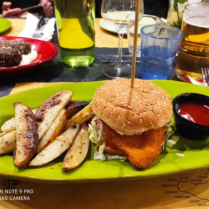 photo of Buddy Italian Restaurant Cafè Chicken burger vegan shared by @penny1984 on  28 Jun 2022 - review