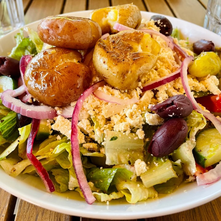 photo of Healthy Mama Big Fat Greek Salad shared by @endofderry on  16 Jun 2021 - review