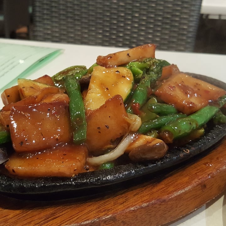 review photo of Easy House Vegetarian Restaurant Sizzling Black Pepper Beef shared by @noda on 16 Nov 2020 - review