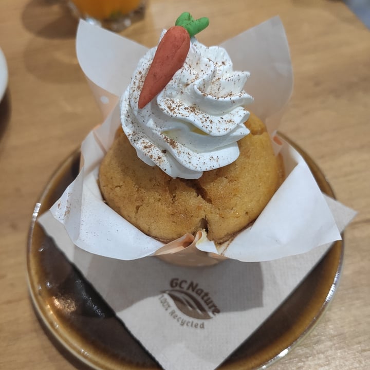 photo of Beagle Pastelería Vegana Carrot cupcake shared by @bettt on  29 Aug 2021 - review