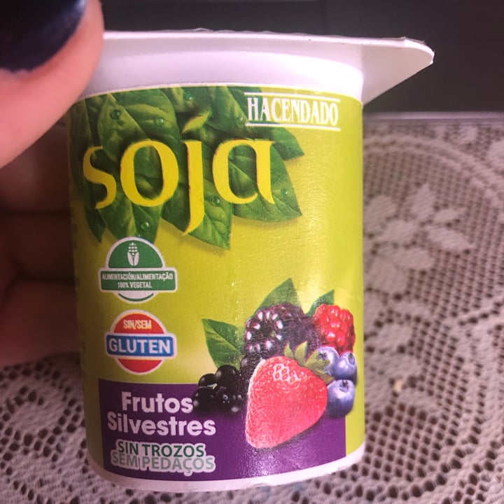 photo of Hacendado Yogurt de Soja Frutos Silvestres shared by @raquelalexandrasilv on  12 Jun 2020 - review