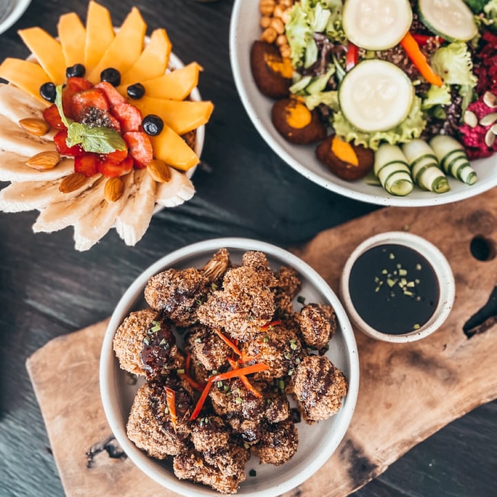 photo of Cafe Organic Buffalo Cauliflower Wings shared by @mgreiner on  26 Jul 2021 - review