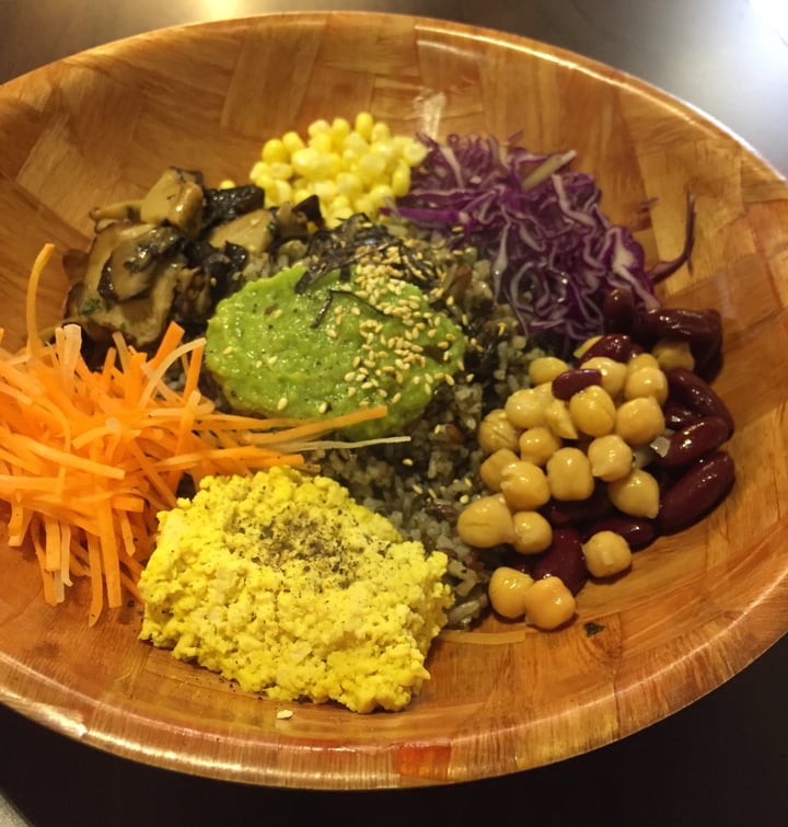 review photo of Well Dressed Salad Bar Olive fried rice shared by @vegan-ninja on 23 May 2018 - review