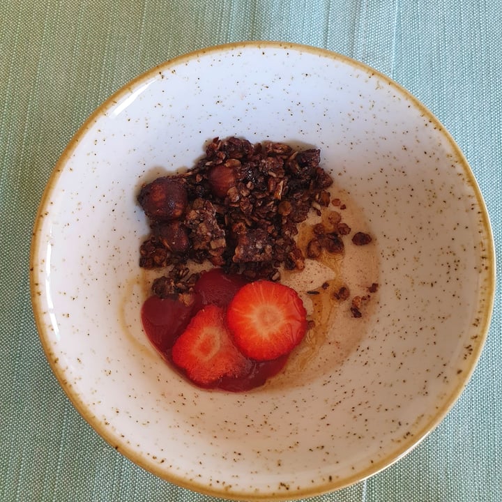 review photo of Polisena L'Altro Agriturismo Bavarese alla nocciola, croccante di carrube e fragole shared by @panzerik on 21 Apr 2022 - review