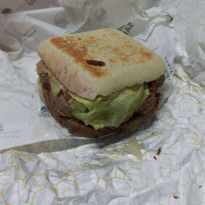 photo of Mostaza Hamburguesa vegana shared by @floverburg on  02 Sep 2021 - review