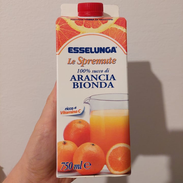 photo of  Esselunga 100% succo di arancia shared by @pru69 on  18 Aug 2022 - review