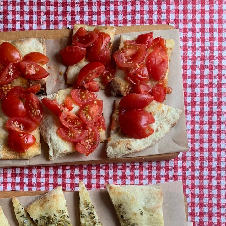 photo of Trevi’s Amsterdam Focaccia pomodorini shared by @sofipereez on  11 Dec 2021 - review