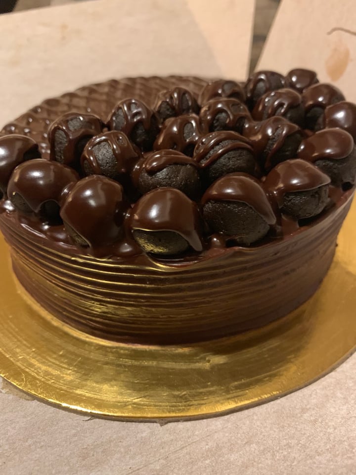 review photo of The Loving Hut - Vegan Paradise chocolate Cake shared by @prarthana on 23 Nov 2019 - review